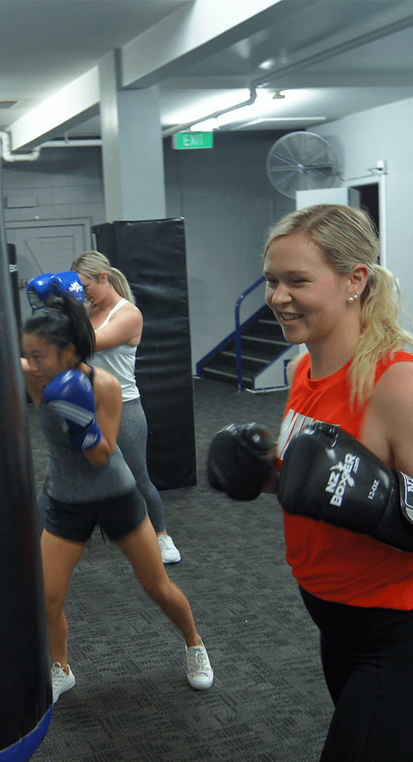 Sideimage Womenbokingwithbags